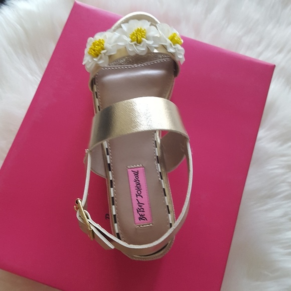 HP!!!! ✨BETSY JOHNSON SHOES!! HP - Picture 3 of 7